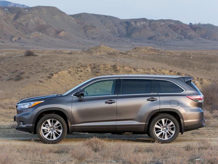  Toyota Highlander 2014 года  (CIS) (фото 18 из 30)